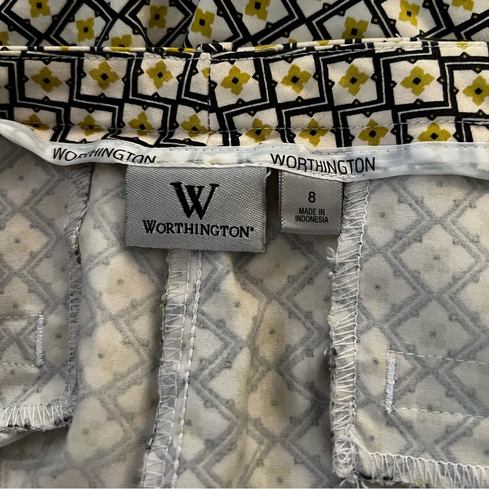 Woman’s capris, great condition.